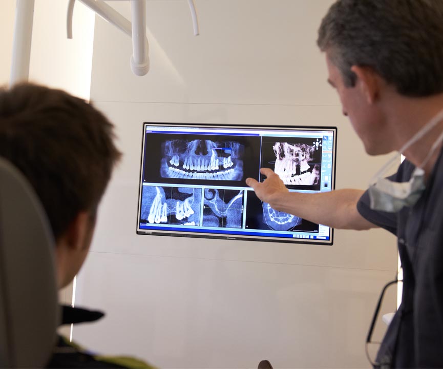Spezialisierte Zahnärzte in Hannover für Zahnerhalt, Zahnersatz und Implantate